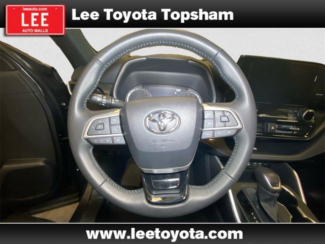 used 2024 Toyota Highlander car, priced at $46,235