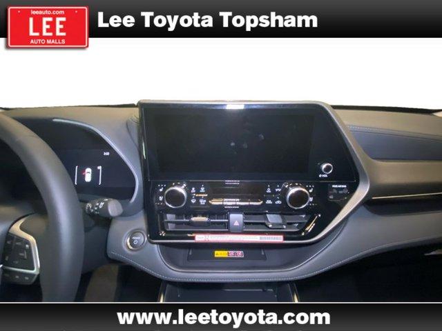 new 2025 Toyota Highlander car, priced at $55,657