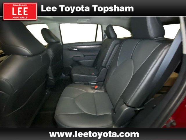new 2025 Toyota Highlander car, priced at $55,657