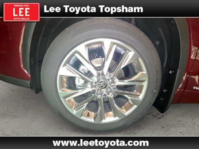 new 2025 Toyota Highlander car, priced at $55,657