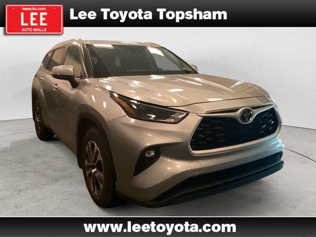 used 2023 Toyota Highlander car, priced at $38,499
