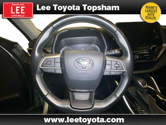 used 2023 Toyota Highlander car, priced at $38,499
