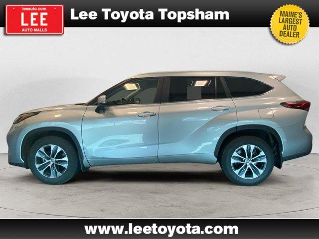 used 2023 Toyota Highlander car, priced at $38,499