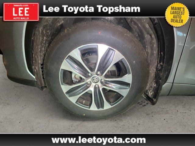 used 2023 Toyota Highlander car, priced at $38,499