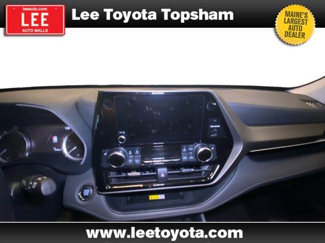 used 2023 Toyota Highlander car, priced at $38,499