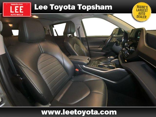 used 2023 Toyota Highlander car, priced at $38,499
