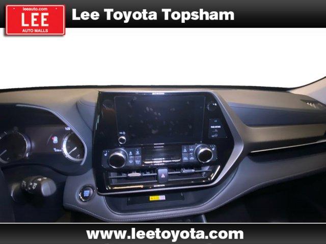 used 2023 Toyota Highlander car, priced at $38,499