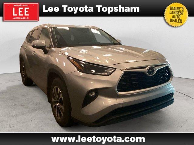used 2023 Toyota Highlander car, priced at $38,499