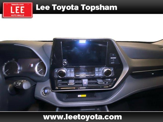 used 2023 Toyota Highlander car, priced at $39,669