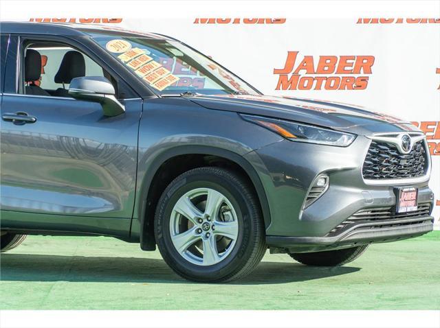 used 2021 Toyota Highlander car, priced at $27,497