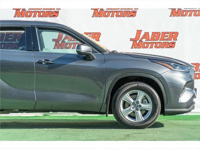 used 2021 Toyota Highlander car, priced at $27,497