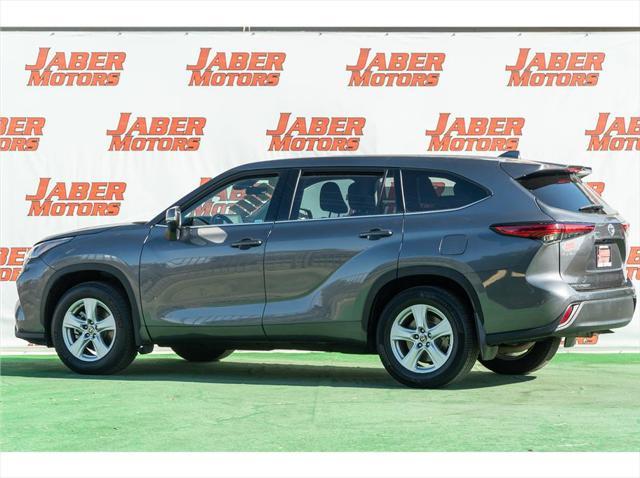 used 2021 Toyota Highlander car, priced at $27,497