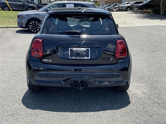 used 2022 MINI Hardtop car, priced at $22,995