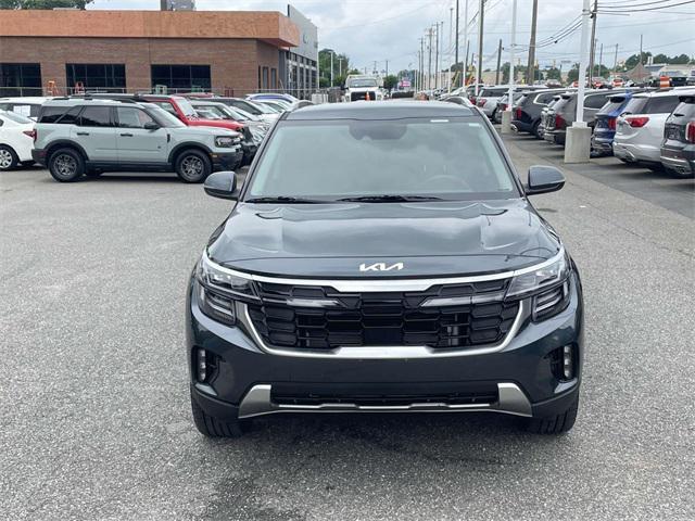 used 2025 Kia Seltos car, priced at $26,999