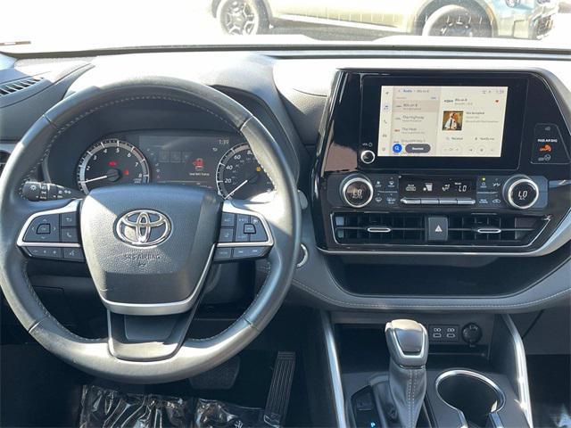 used 2023 Toyota Highlander car, priced at $30,211