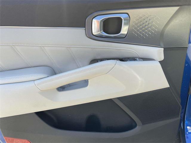 used 2022 Kia Sorento car, priced at $29,699
