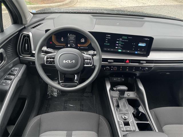 used 2025 Kia Sorento car, priced at $29,977