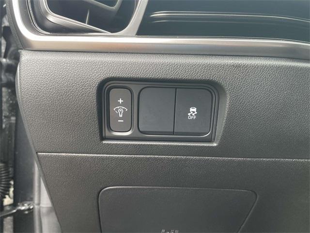 used 2025 Kia Sorento car, priced at $29,977