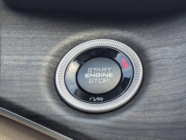 new 2025 Jeep Grand Cherokee car, priced at $51,089