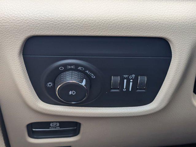 new 2025 Jeep Grand Cherokee car, priced at $51,089