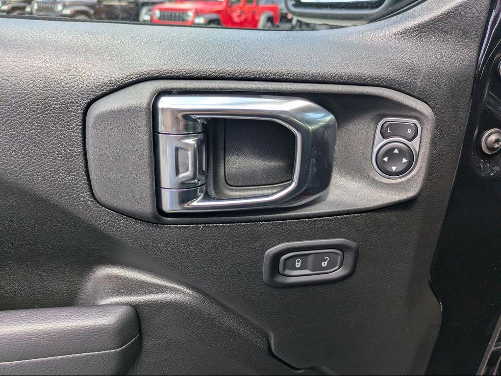 new 2025 Jeep Wrangler car, priced at $43,528