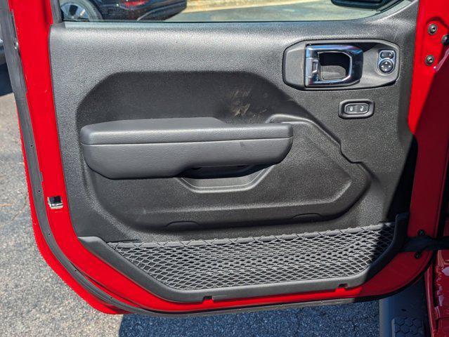 new 2025 Jeep Wrangler car, priced at $45,226