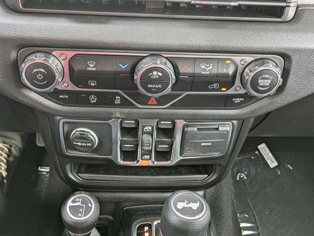 new 2025 Jeep Wrangler car, priced at $45,952