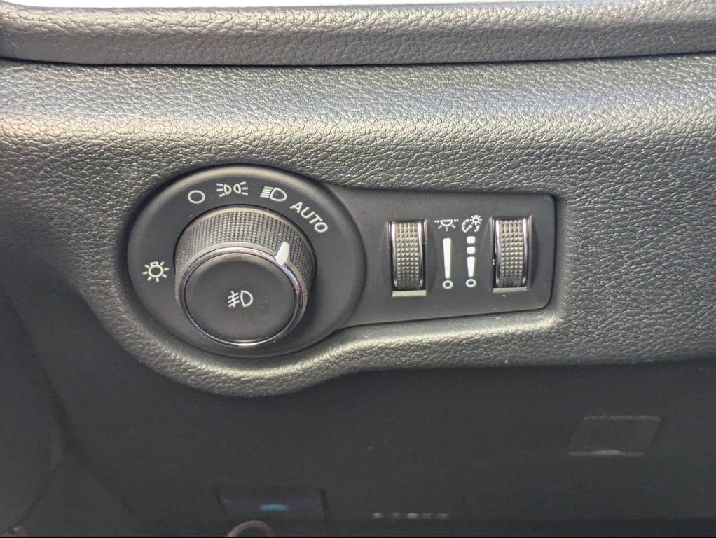 new 2026 Chrysler Pacifica car, priced at $53,596