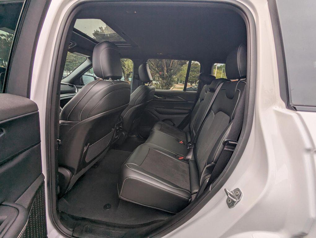 used 2025 Jeep Grand Cherokee car, priced at $37,277