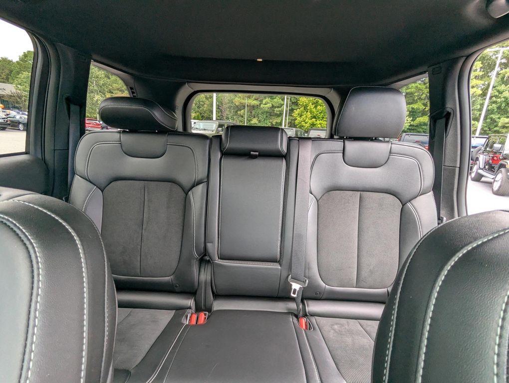 used 2025 Jeep Grand Cherokee car, priced at $37,277