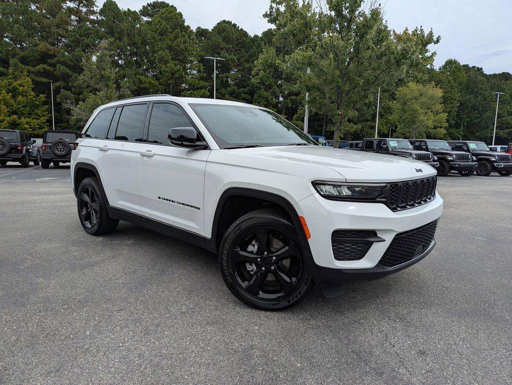 used 2025 Jeep Grand Cherokee car, priced at $37,277