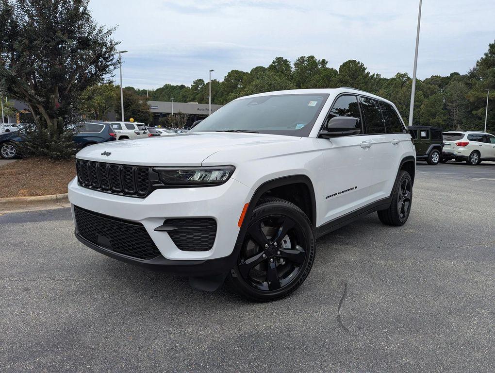 used 2025 Jeep Grand Cherokee car, priced at $38,477