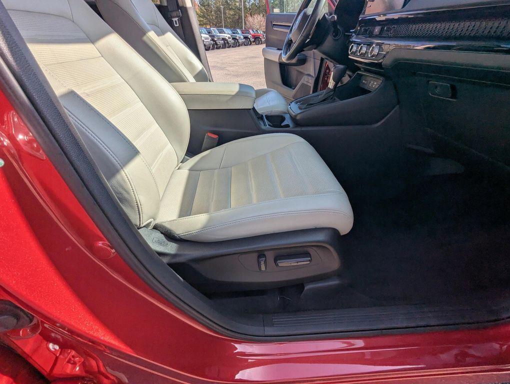 used 2024 Honda CR-V car, priced at $32,677