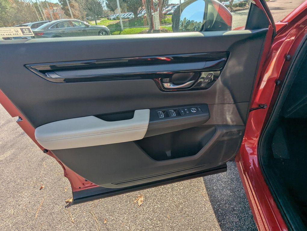 used 2024 Honda CR-V car, priced at $32,677