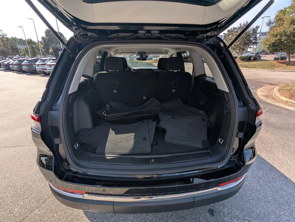 used 2023 Jeep Grand Cherokee car, priced at $28,977