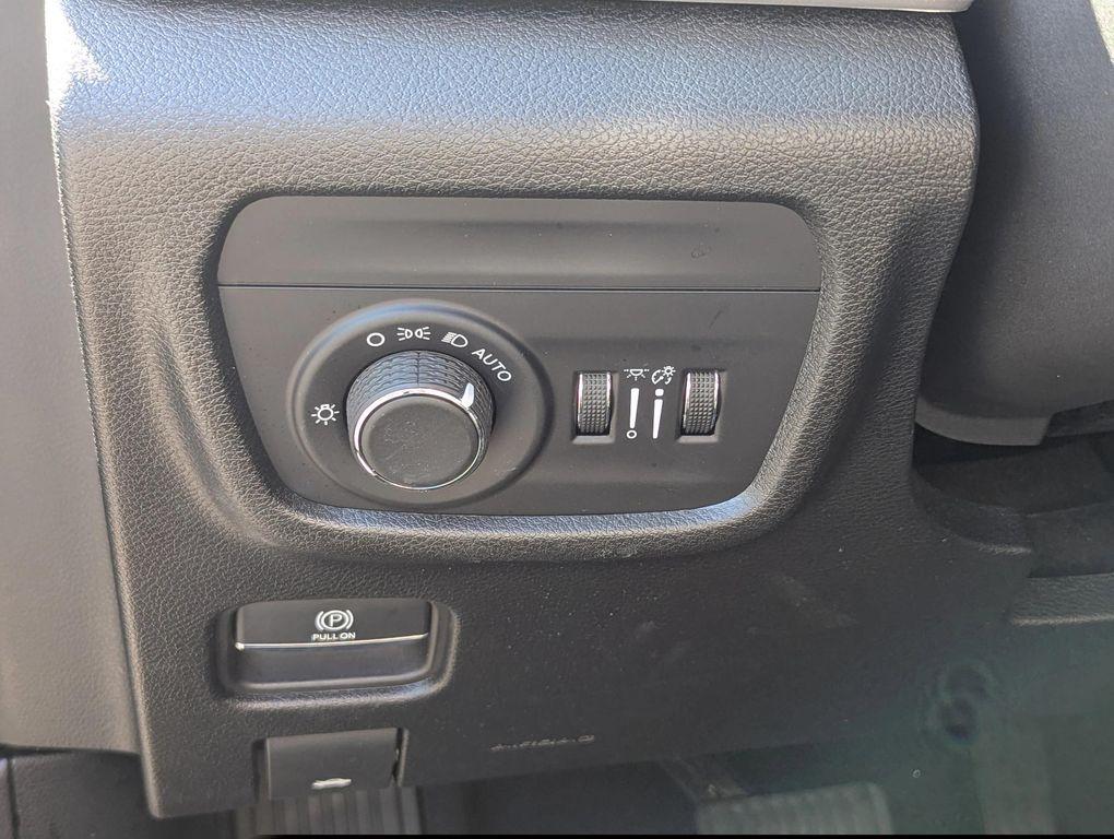 used 2023 Jeep Grand Cherokee car, priced at $28,977