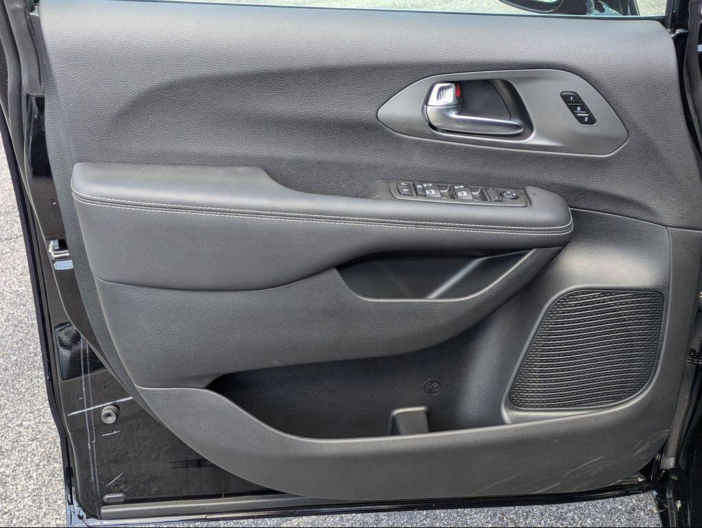 new 2026 Chrysler Pacifica car, priced at $43,654