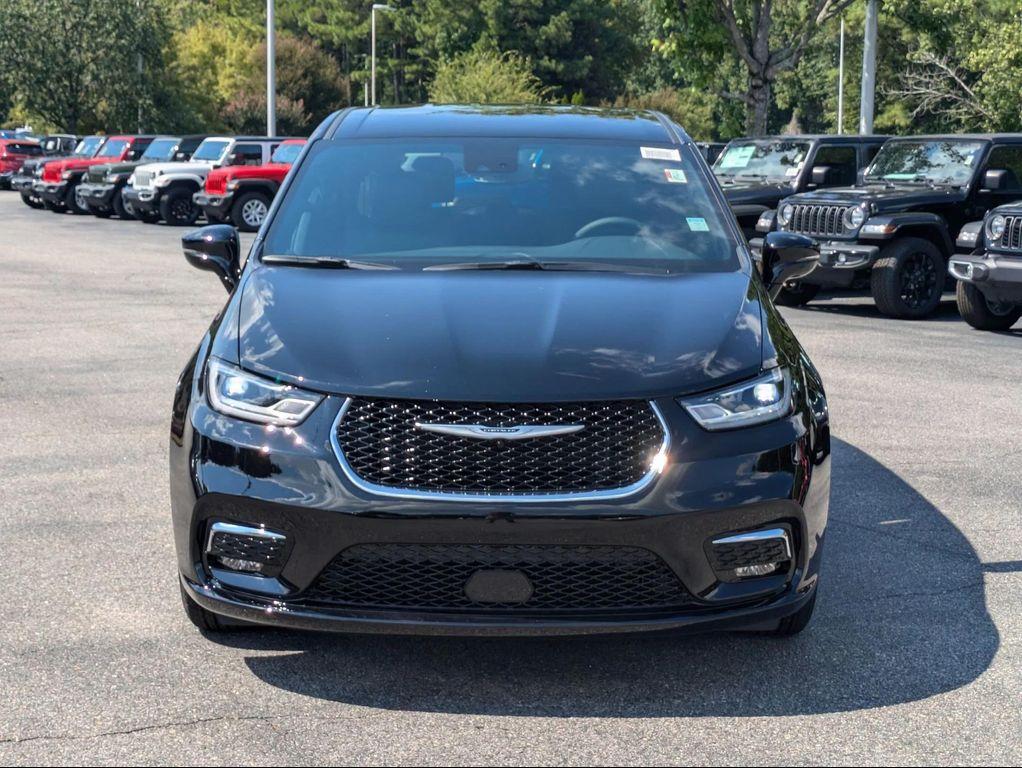 new 2026 Chrysler Pacifica car, priced at $43,654