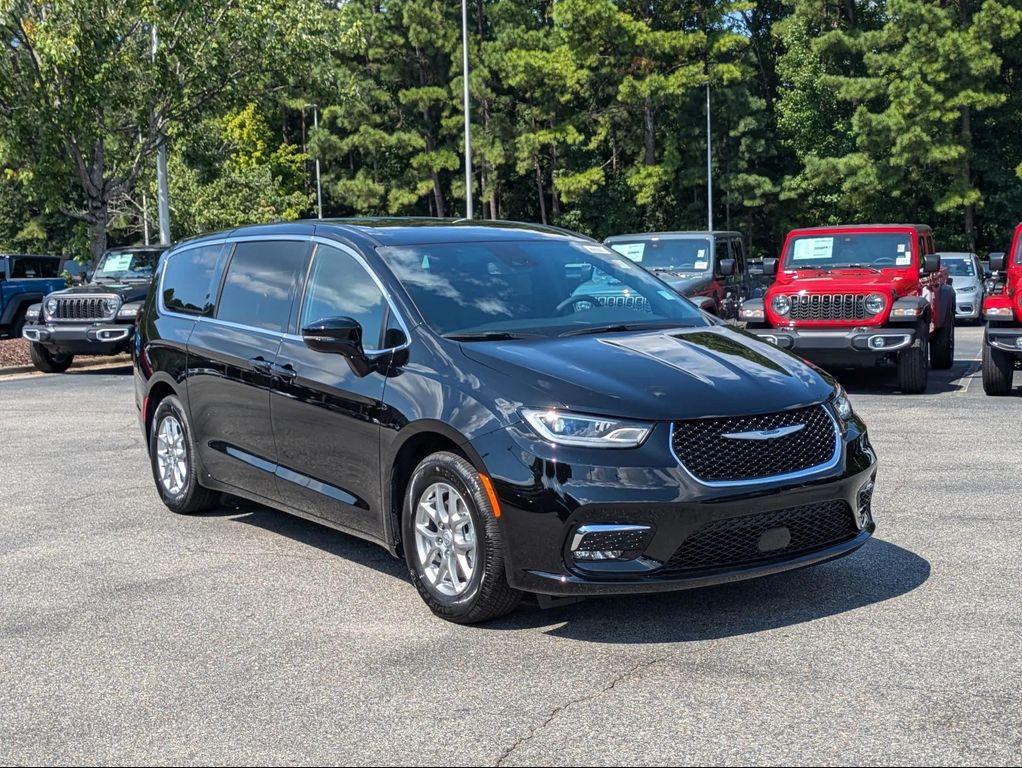 new 2026 Chrysler Pacifica car, priced at $43,654