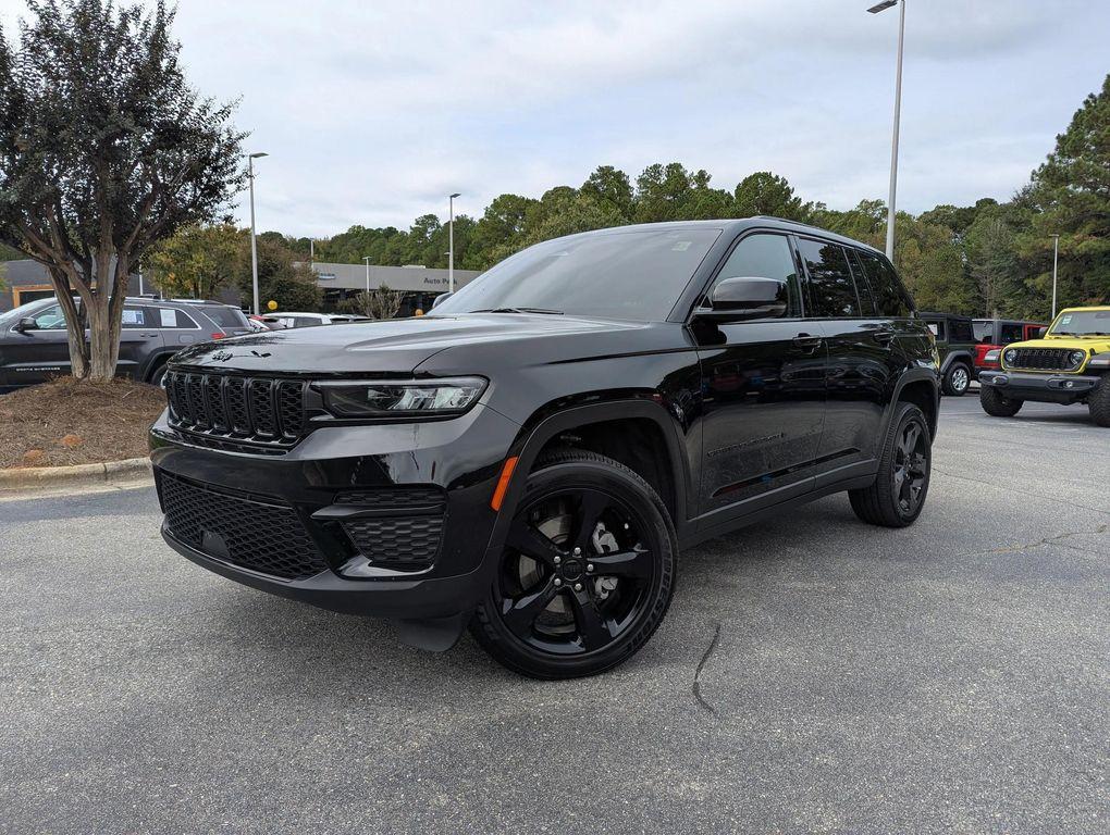 used 2023 Jeep Grand Cherokee car, priced at $31,777