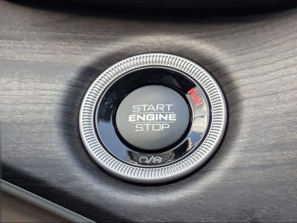 new 2025 Jeep Grand Cherokee car, priced at $50,828