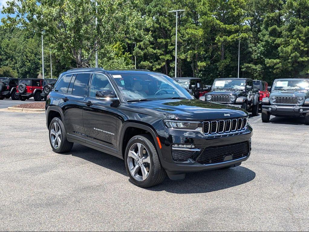 new 2025 Jeep Grand Cherokee car, priced at $50,828