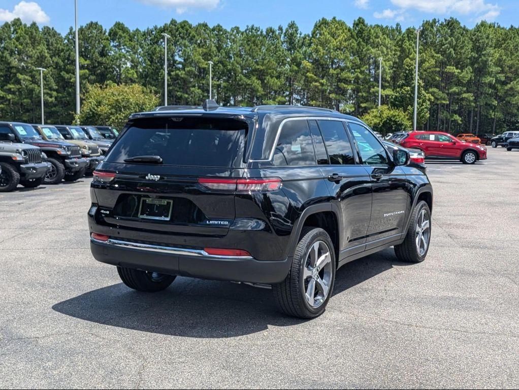 new 2025 Jeep Grand Cherokee car, priced at $50,828
