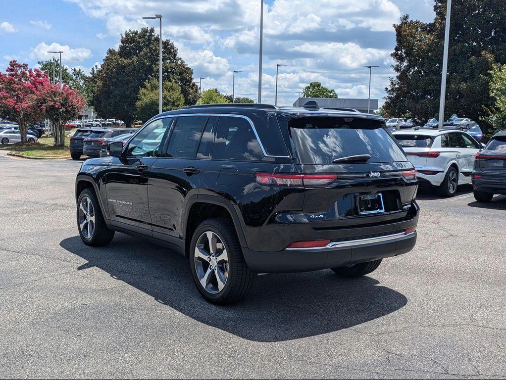 new 2025 Jeep Grand Cherokee car, priced at $50,828