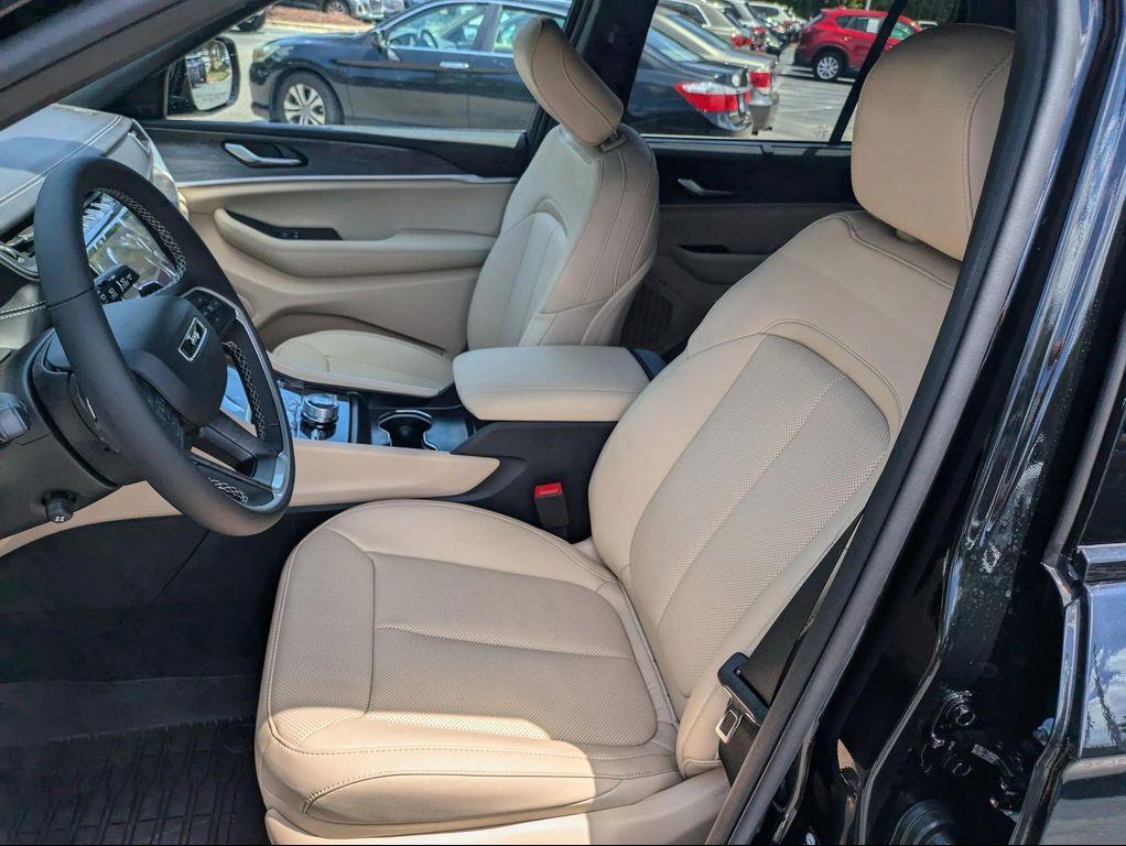 new 2025 Jeep Grand Cherokee car, priced at $50,828