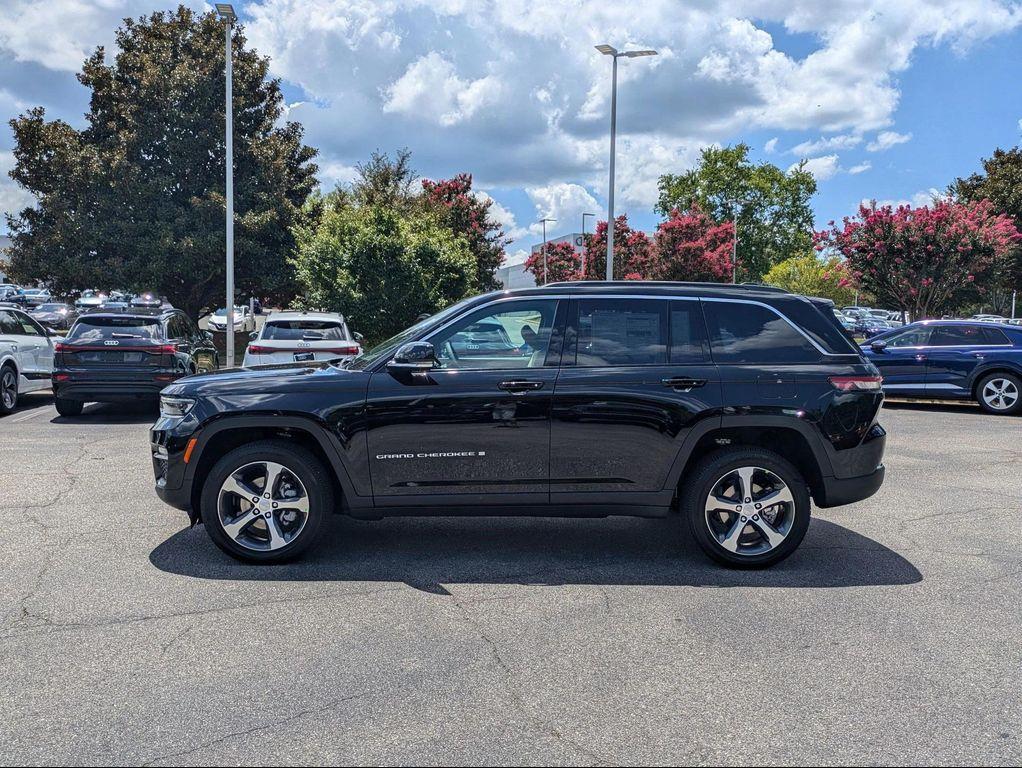 new 2025 Jeep Grand Cherokee car, priced at $50,828