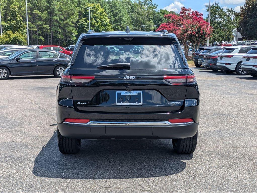 new 2025 Jeep Grand Cherokee car, priced at $50,828