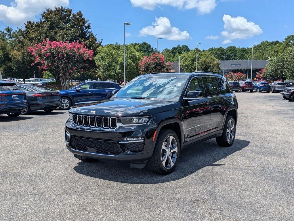 new 2025 Jeep Grand Cherokee car, priced at $50,828
