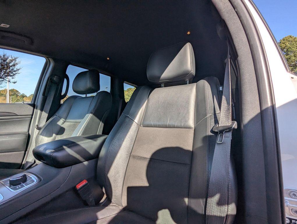 used 2022 Jeep Grand Cherokee car, priced at $28,477