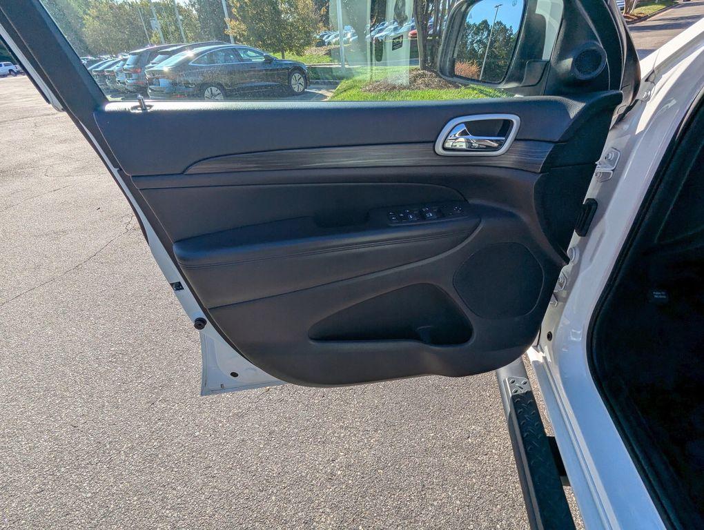 used 2022 Jeep Grand Cherokee car, priced at $28,477